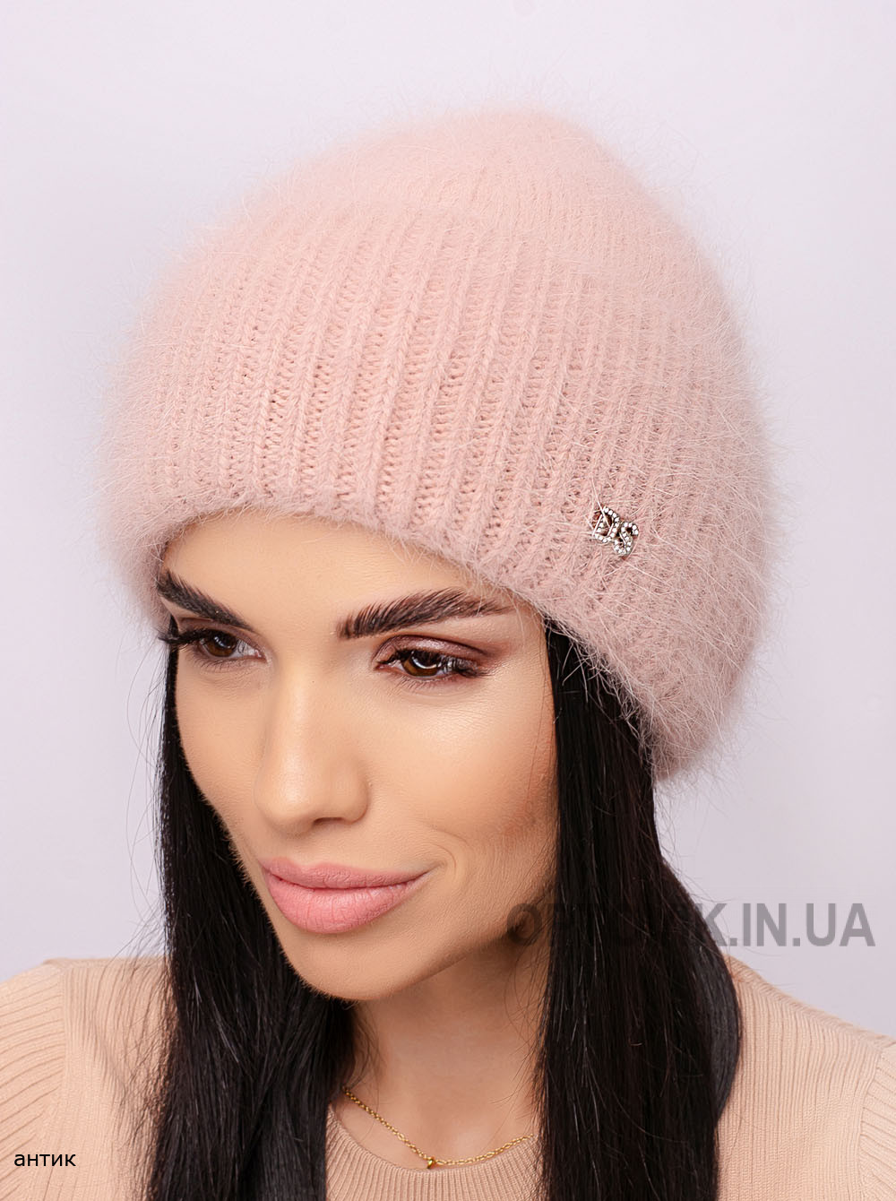 Женская шапка с отворотом Буковина