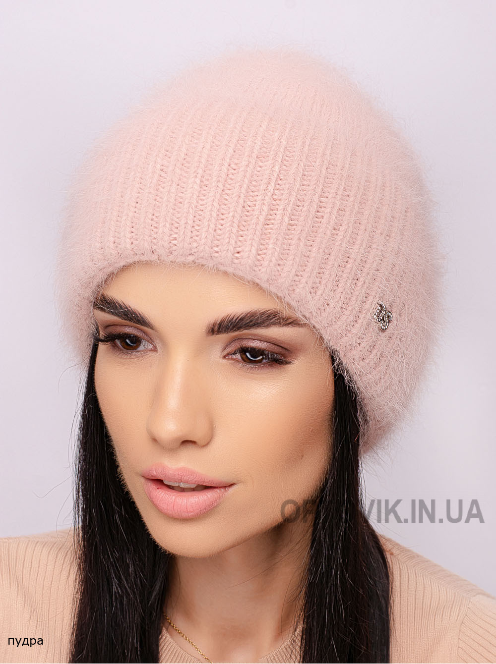 Женская шапка с отворотом Буковина